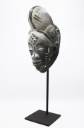 Jaque Sagan's ceramic mask, full diagonal view