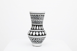 Roger Capron's ceramic vase straight view