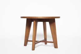 René Gabriel's pedestal table diagonal eye-level view