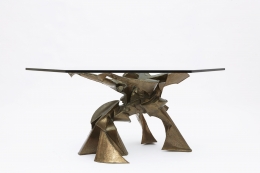Caroline Lee's "La faiseuse d'amour" sculptural dining table straight view with glass top