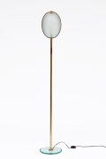 Max Ingrand/Fontana Artes' glass and brass floor lamp, full straight view