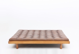 Pierre Chapo's "L01L Godot" daybed straight view