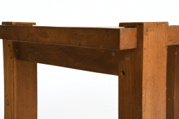 Unknown artist's table, detailed view of corner and side