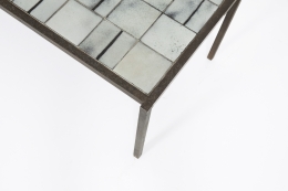 Mado Jolain's ceramic coffee table, detailed view of top corner