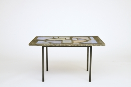 Jacques Avoinet's coffee table, straight front view