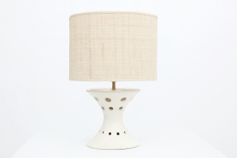 Roger Capron's ceramic table lamp straight view