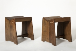 Pierre Jeanneret's stool, diagonal views of 2 stools
