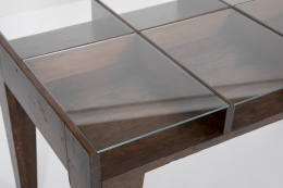 Pierre Jeanneret's console, detailed view of glass on top